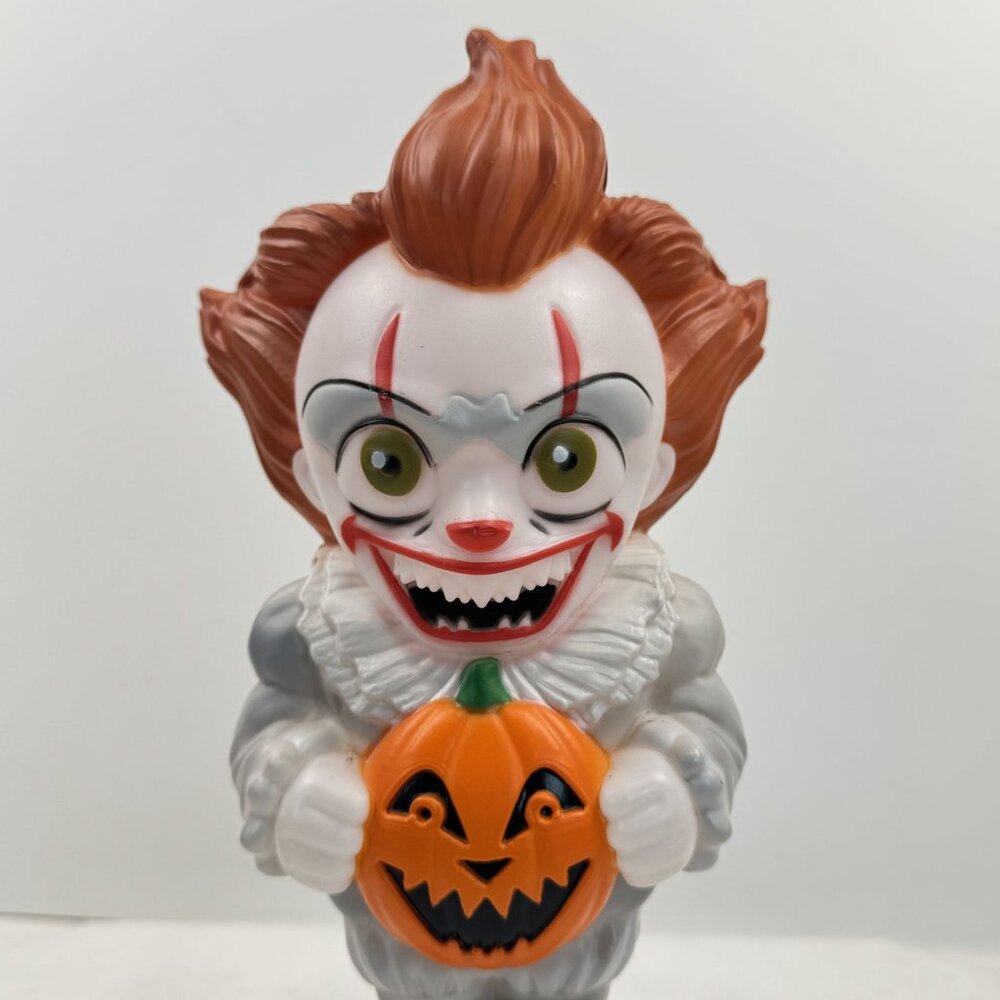 Pennywise Lighted Blow Mold 12" IT Chapter Two Gemmy Clown Battery 2024 NEW - Picture 3 of 13